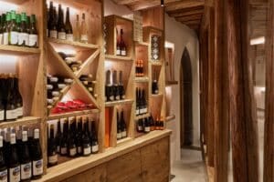 M Wine Cellar Hotel Mezdi